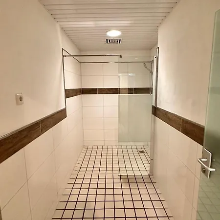 Smart 1 Bb1 215 Hotel